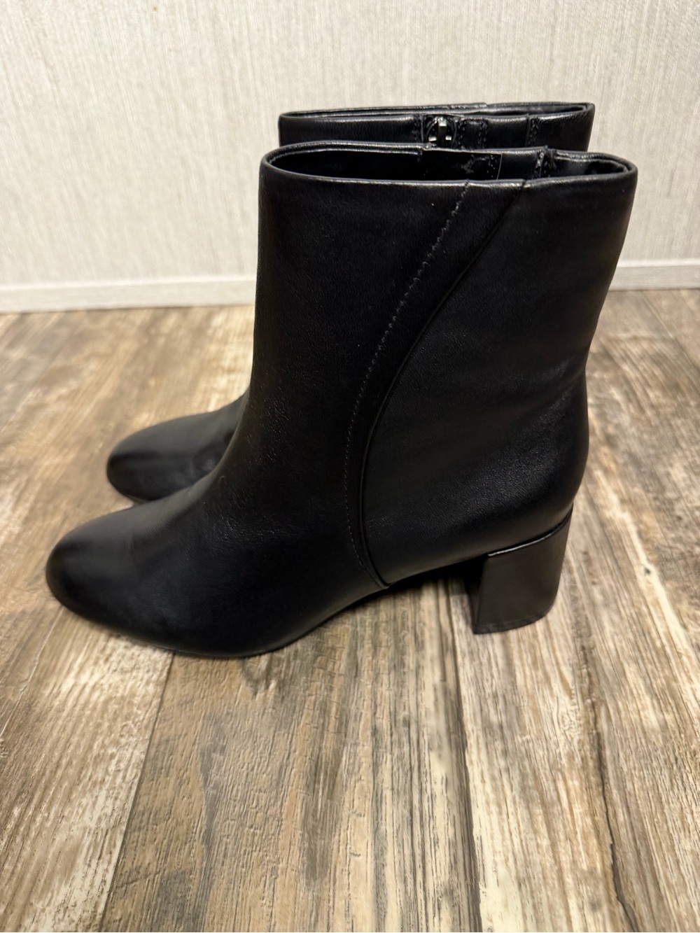 Naturalizer Black Leather Ankle Boots with Block Heel Size 7.5 - Picture 10 of 16